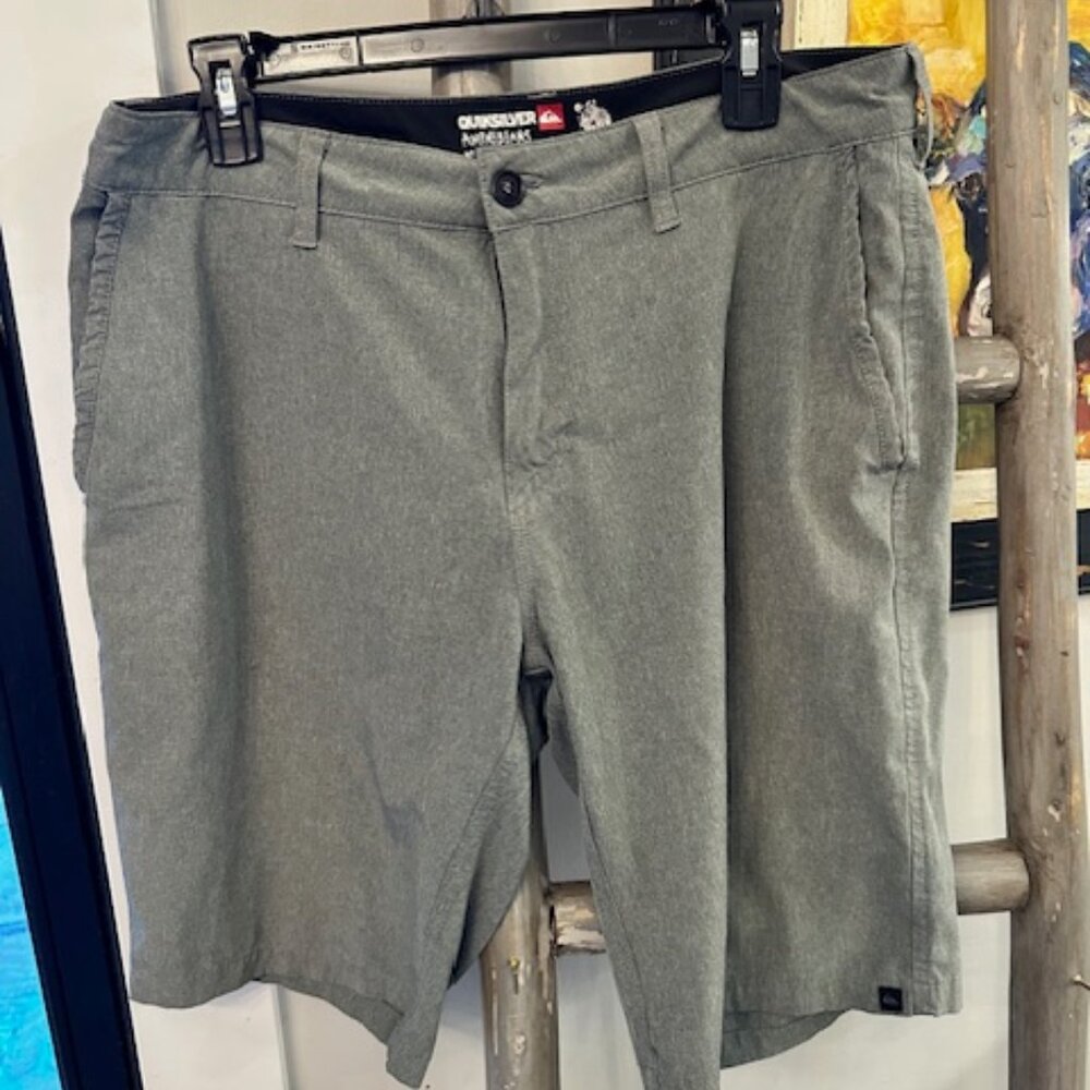 Quiksilver Men’s Board Shorts – Size 32 – Gray